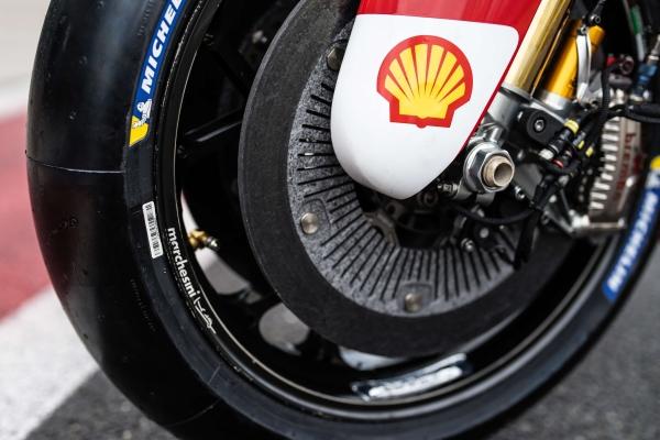 2022世界摩托车锦标赛布雷博创新制动系统碳制动盘卡钳和主缸